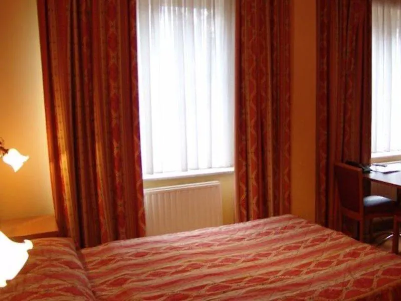 Albert Hotel Saint-Josse-ten-Noode 2*, Brussels