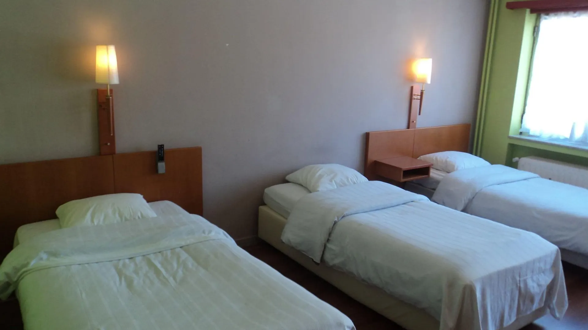 Albert Hotel Saint-Josse-ten-Noode 2*,